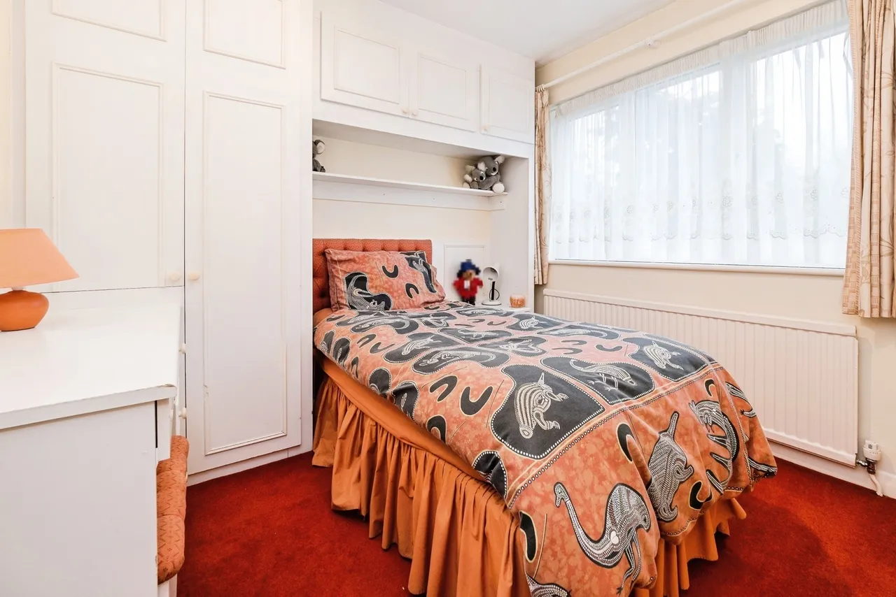 Monkhams Avenue, Woodford Green, IG8, photo 15