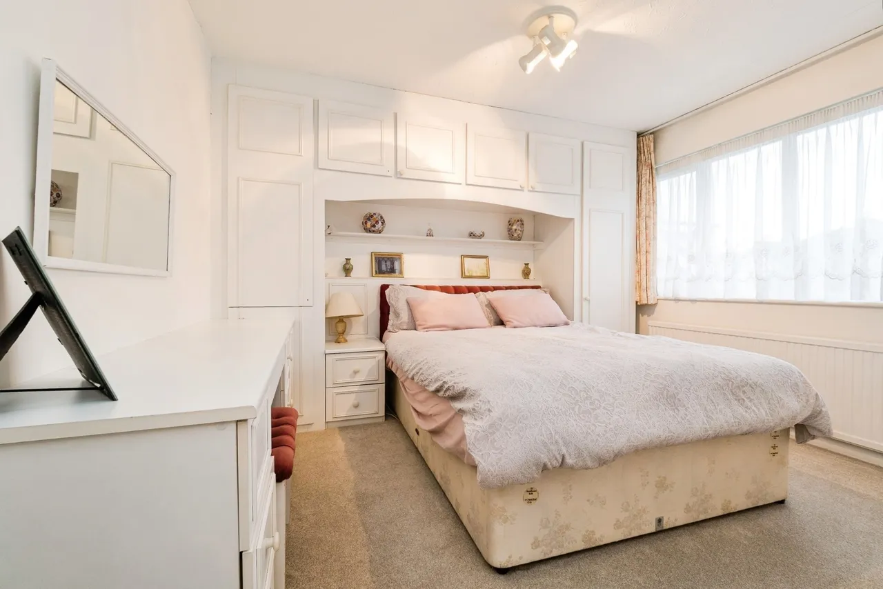 Monkhams Avenue, Woodford Green, IG8, photo 13