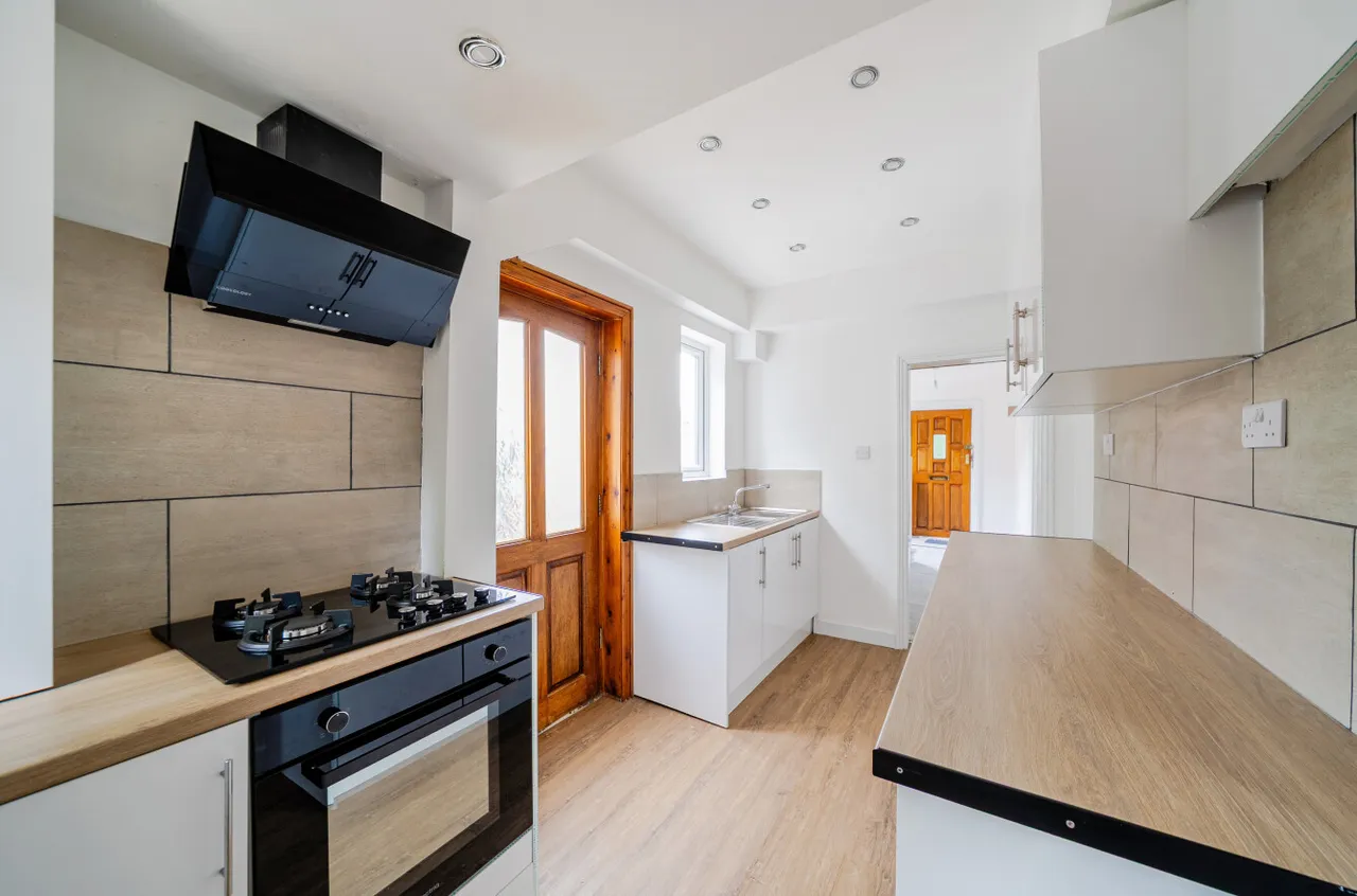 Drummond Avenue, Far Headingley, LS16, photo 2