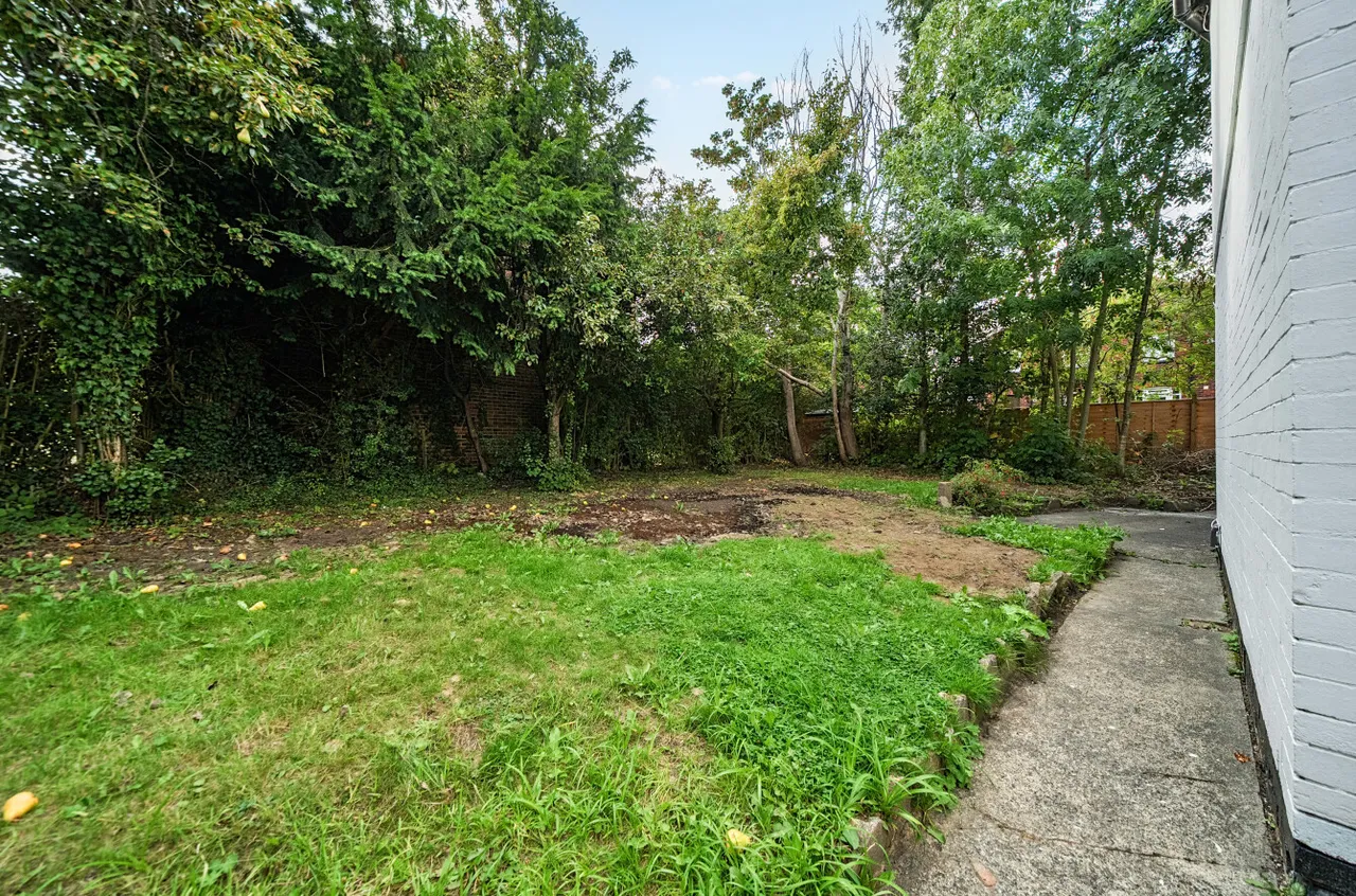 Drummond Avenue, Far Headingley, LS16, photo 32
