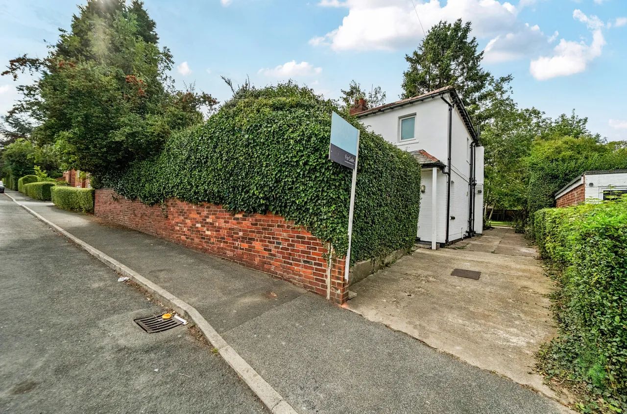 Drummond Avenue, Far Headingley, LS16, photo 27
