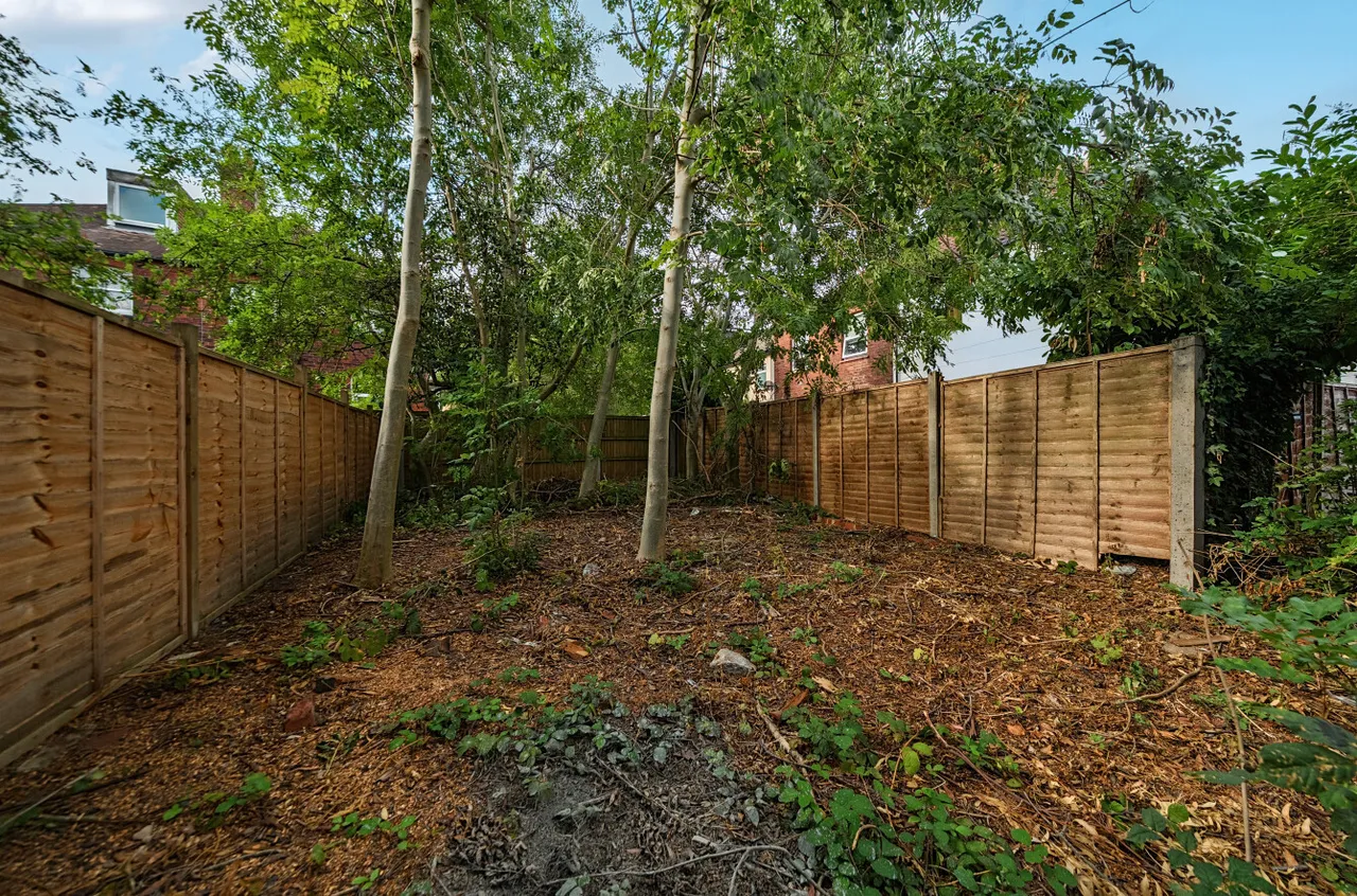 Drummond Avenue, Far Headingley, LS16, photo 31