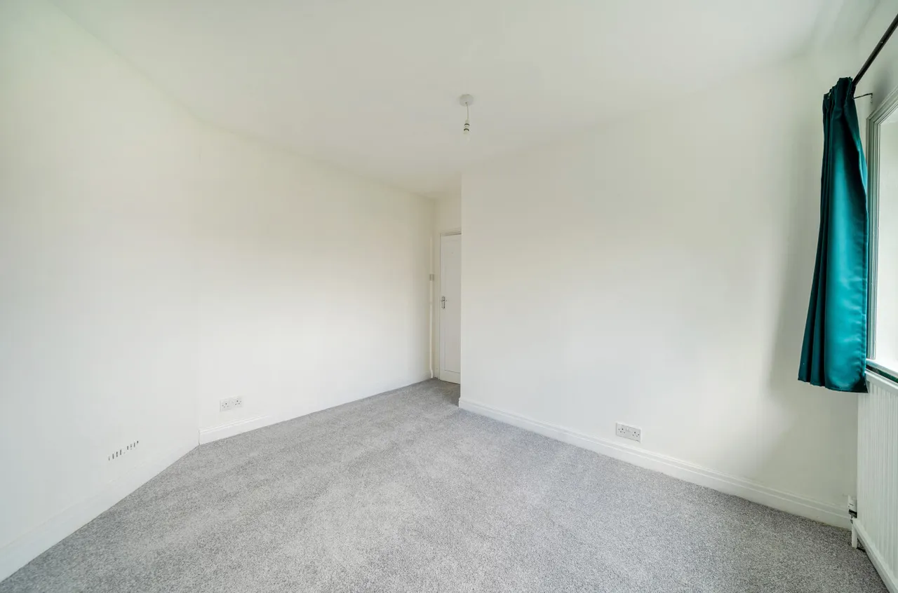 Drummond Avenue, Far Headingley, LS16, photo 23