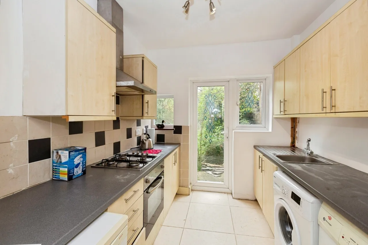 Charter Avenue, Ilford, IG2, photo 9