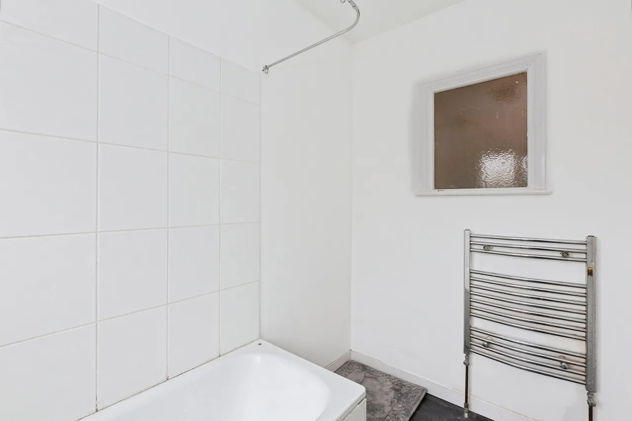 Charter Avenue, Ilford, IG2, photo 15
