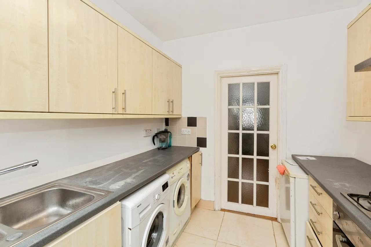 Charter Avenue, Ilford, IG2, photo 10