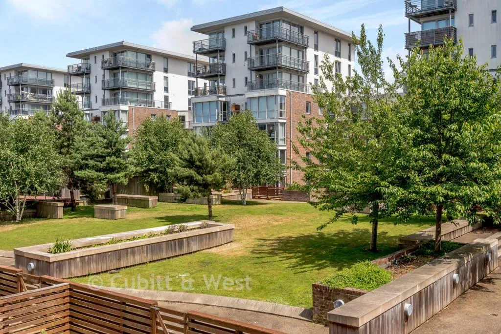 Admiralty Road, Portsmouth, PO1, photo 2