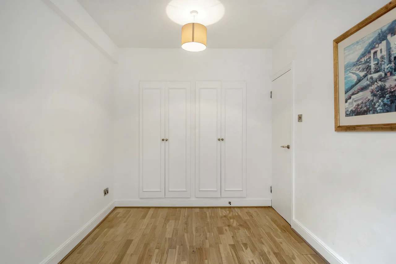 207 Chelsea Cloisters, Sloane Avenue, London, photo 5