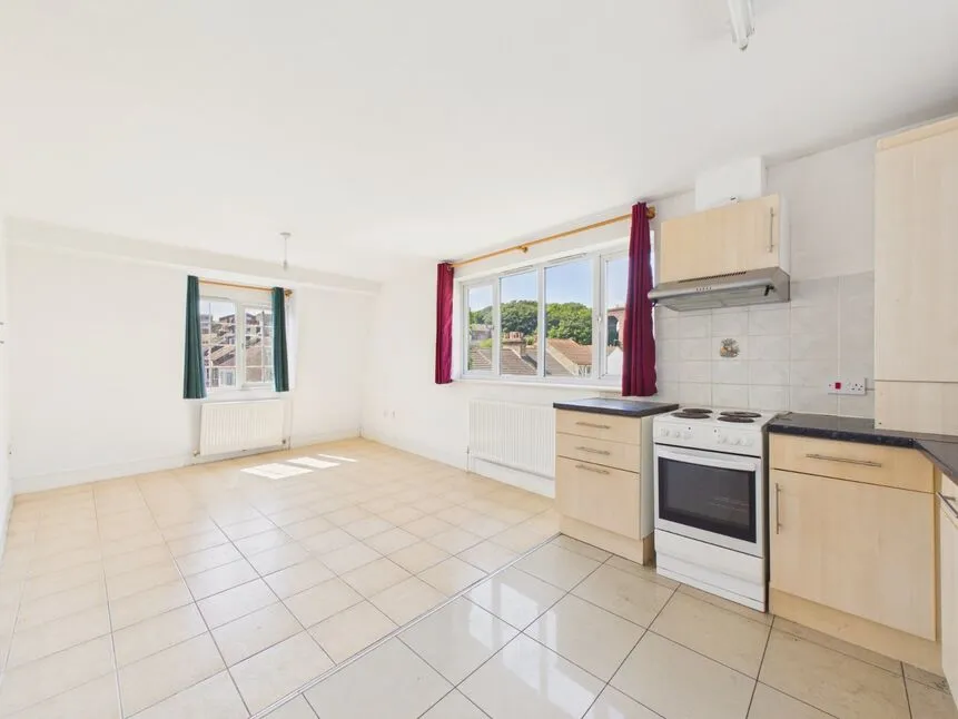 Bradstone Road, Folkestone, Kent, CT20, photo 2