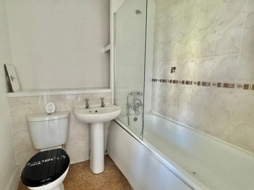 Bradstone Road, Folkestone, Kent, CT20, photo 8
