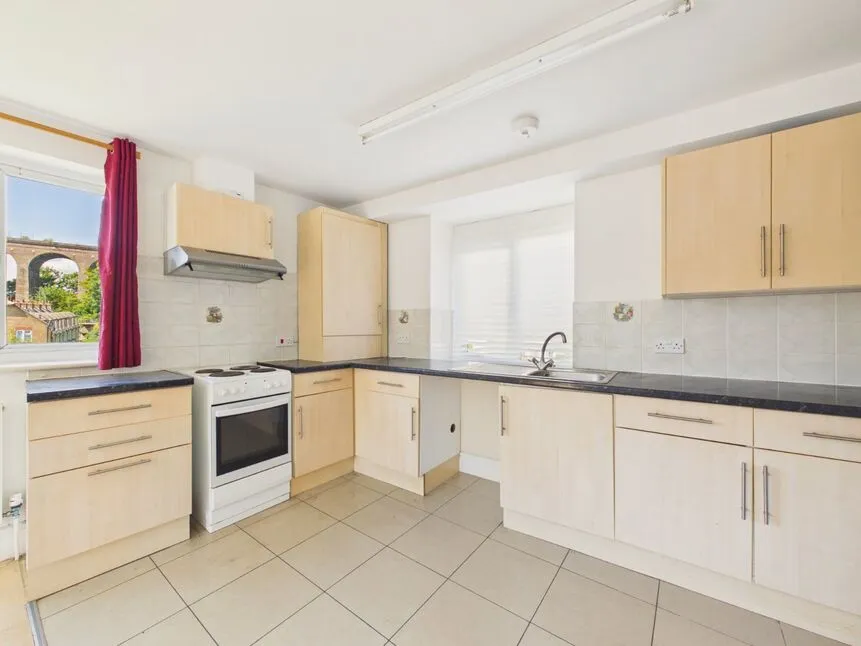 Bradstone Road, Folkestone, Kent, CT20, photo 3