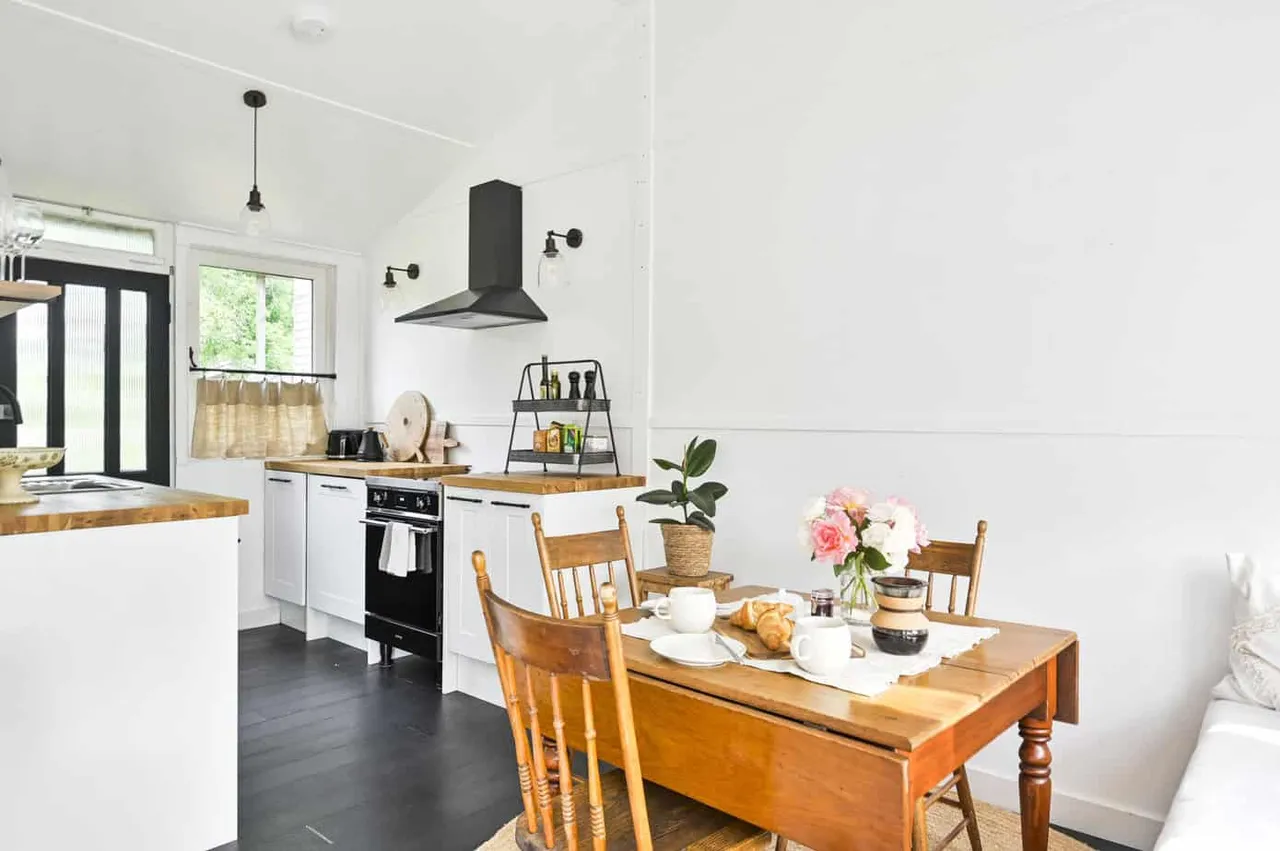 Wheatleys Ait, Lower Sunbury, TW16, photo 7