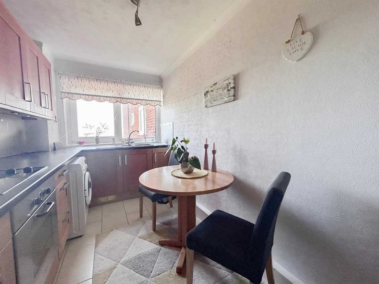 Sutton Place, Bexhill-On-Sea, TN40 1PF, photo 5