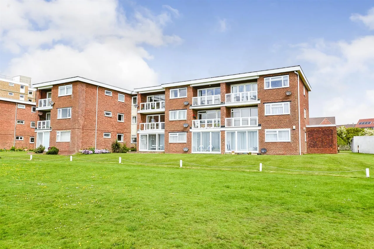 Sutton Place, Bexhill-On-Sea, TN40 1PF, photo 12