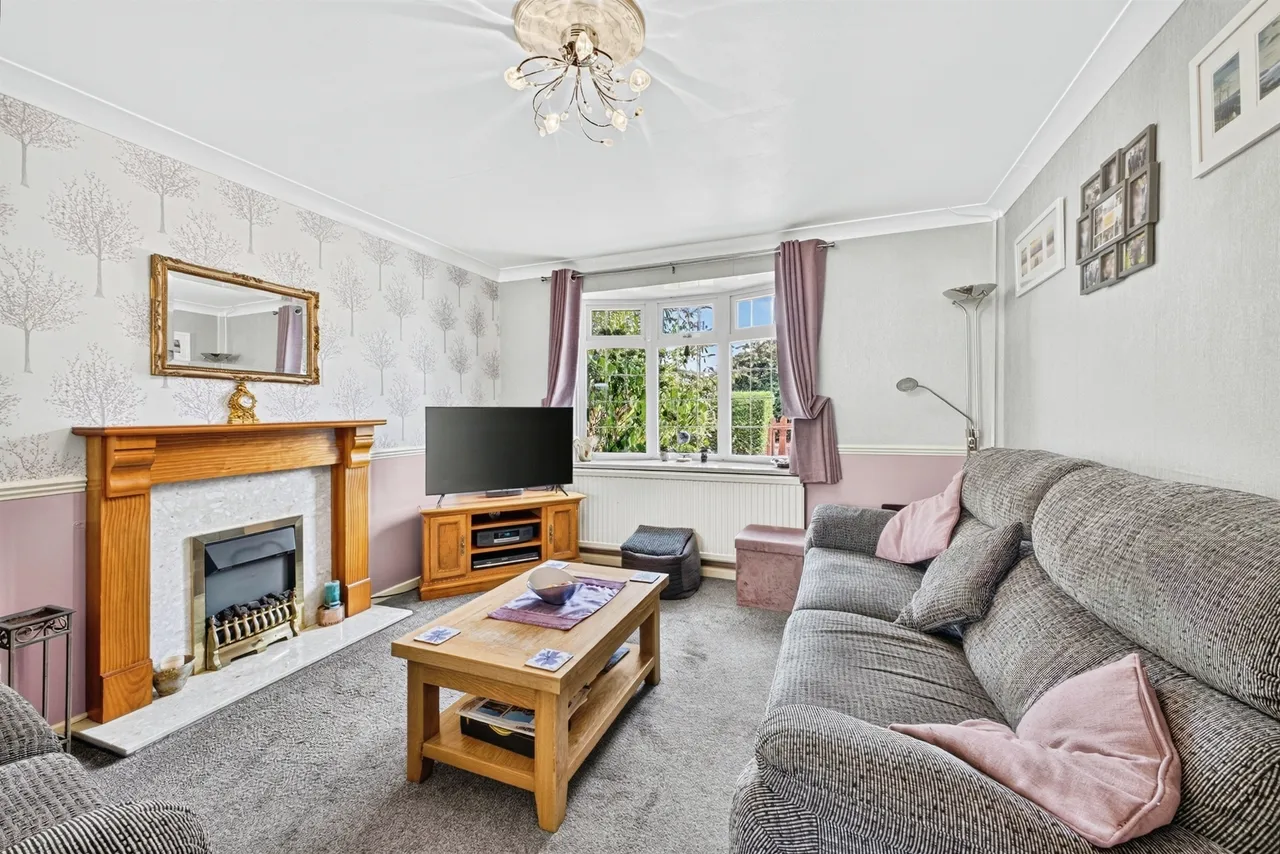 Bramcote Drive, Northampton, photo 2