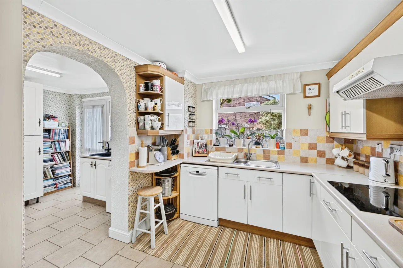 Bramcote Drive, Northampton, photo 6