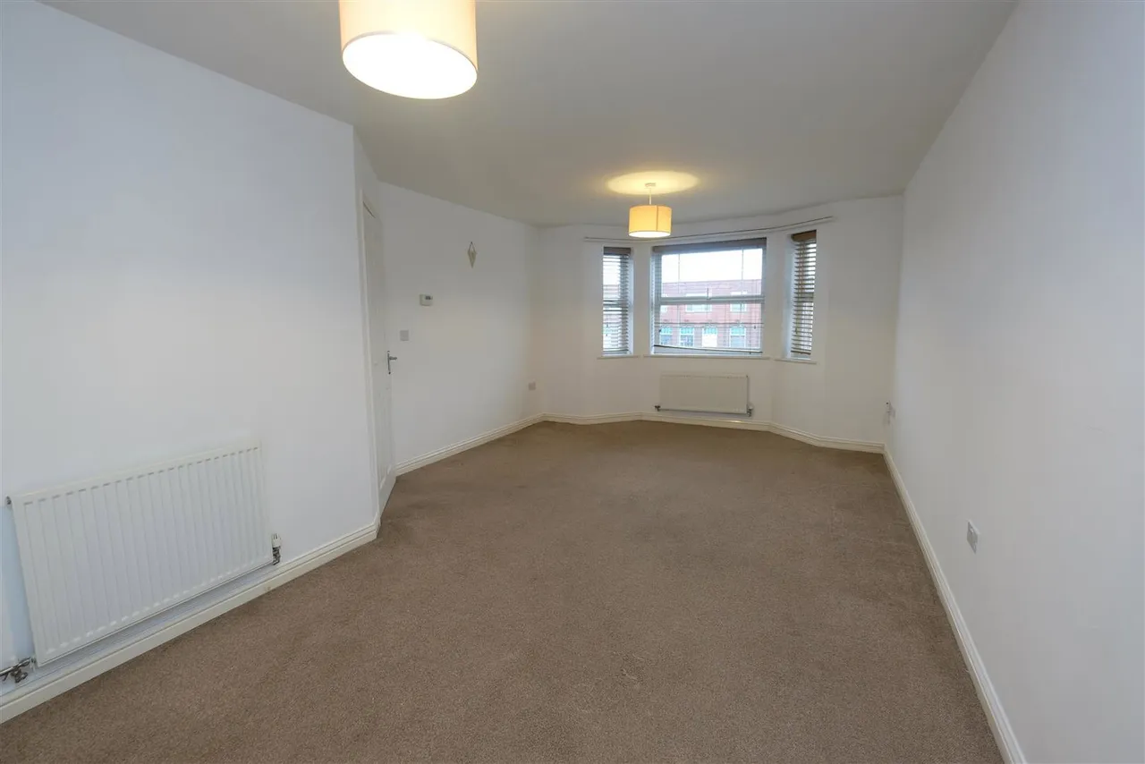 Trefoil Gardens, AMBLECOTE, DY8 4DB, photo 2