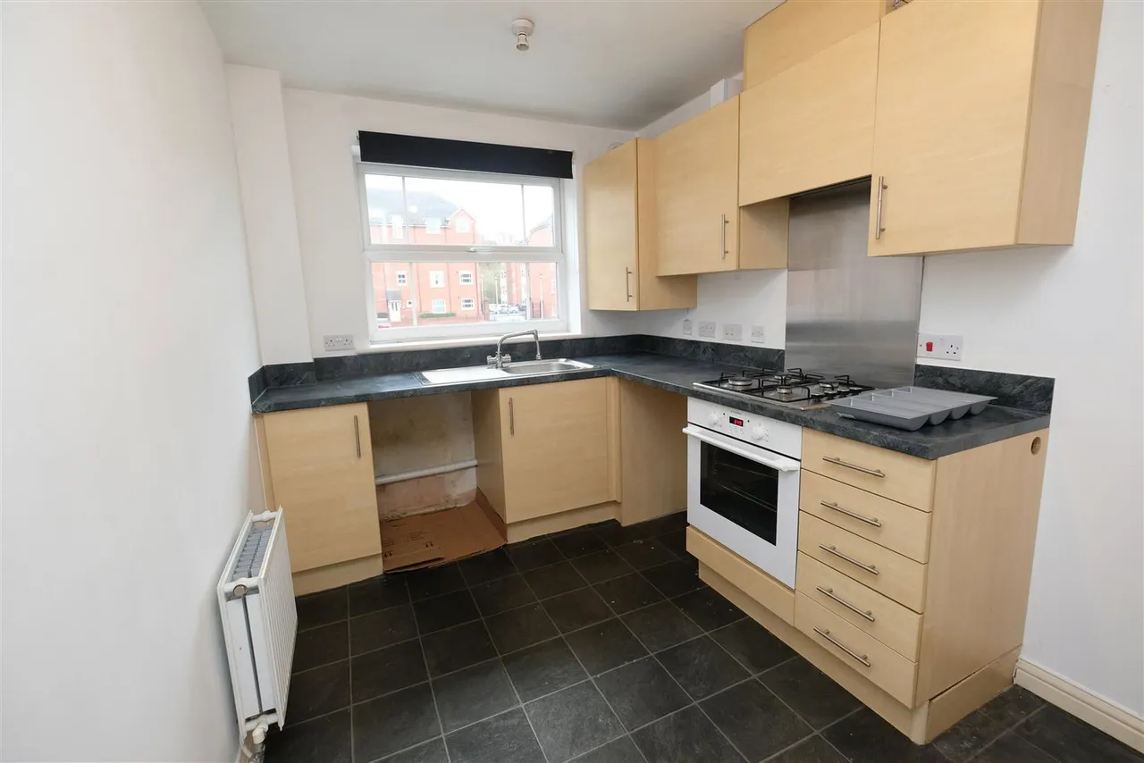 Trefoil Gardens, AMBLECOTE, DY8 4DB, photo 5