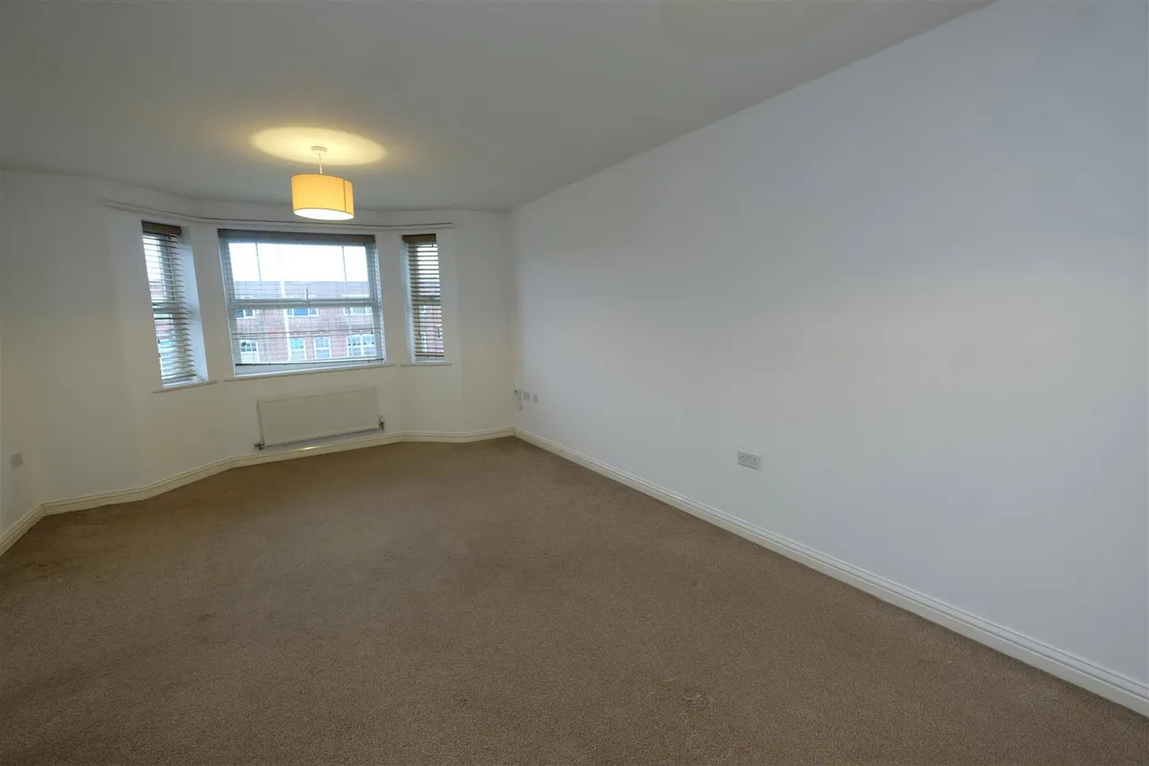 Trefoil Gardens, AMBLECOTE, DY8 4DB, photo 4