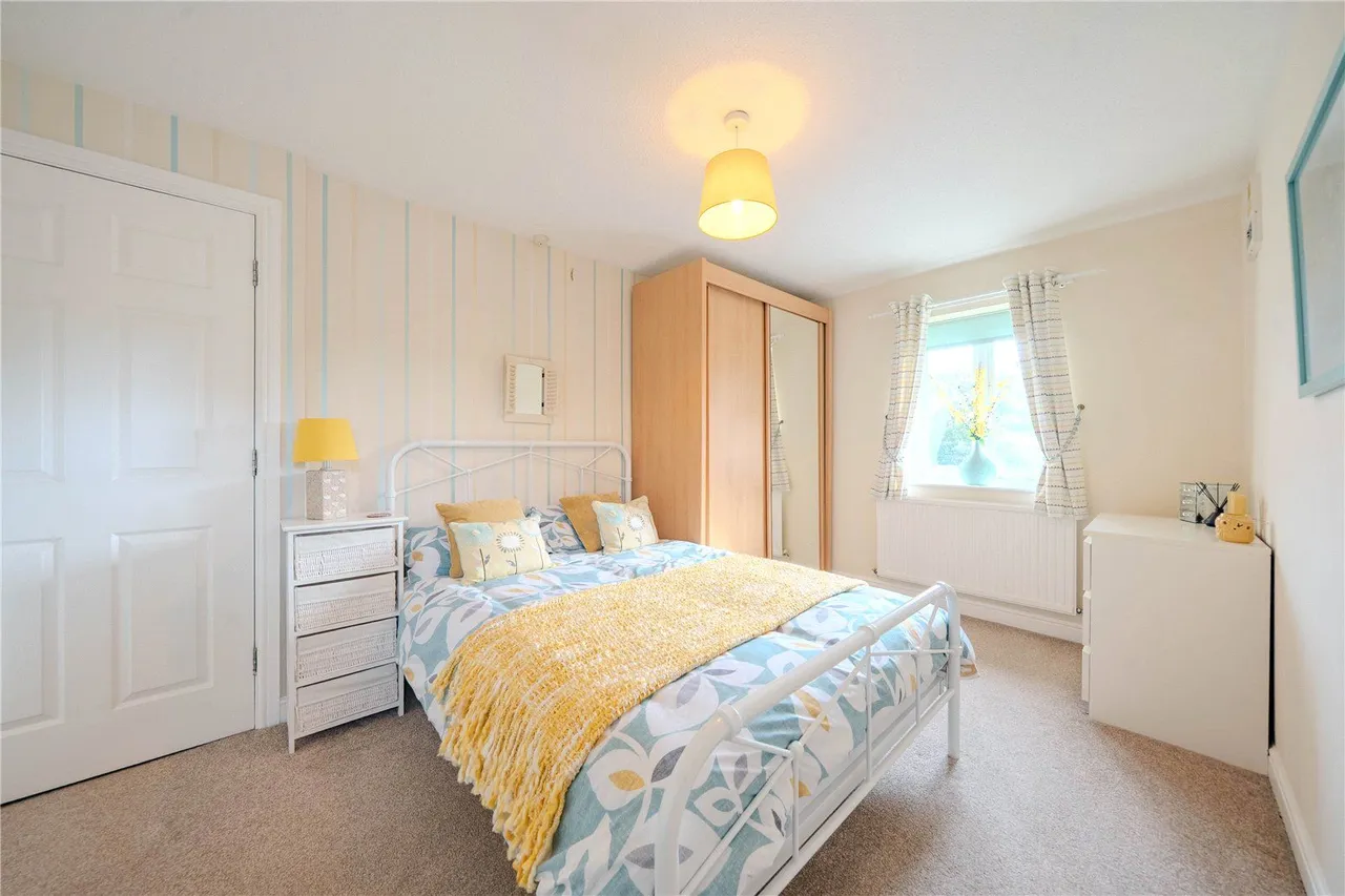 Claremont Gardens, Farsley, LS28, photo 5