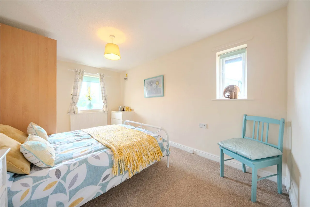 Claremont Gardens, Farsley, LS28, photo 10