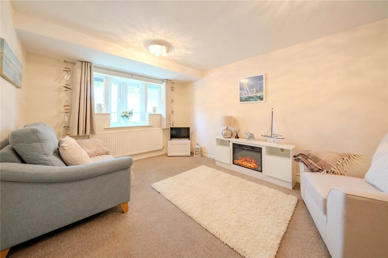 Claremont Gardens, Farsley, LS28, photo 11