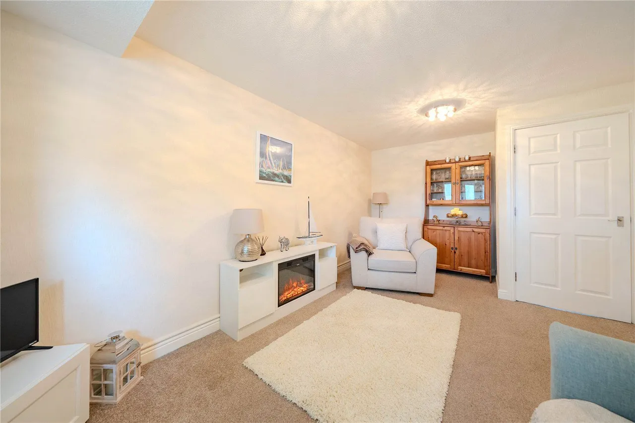 Claremont Gardens, Farsley, LS28, photo 9