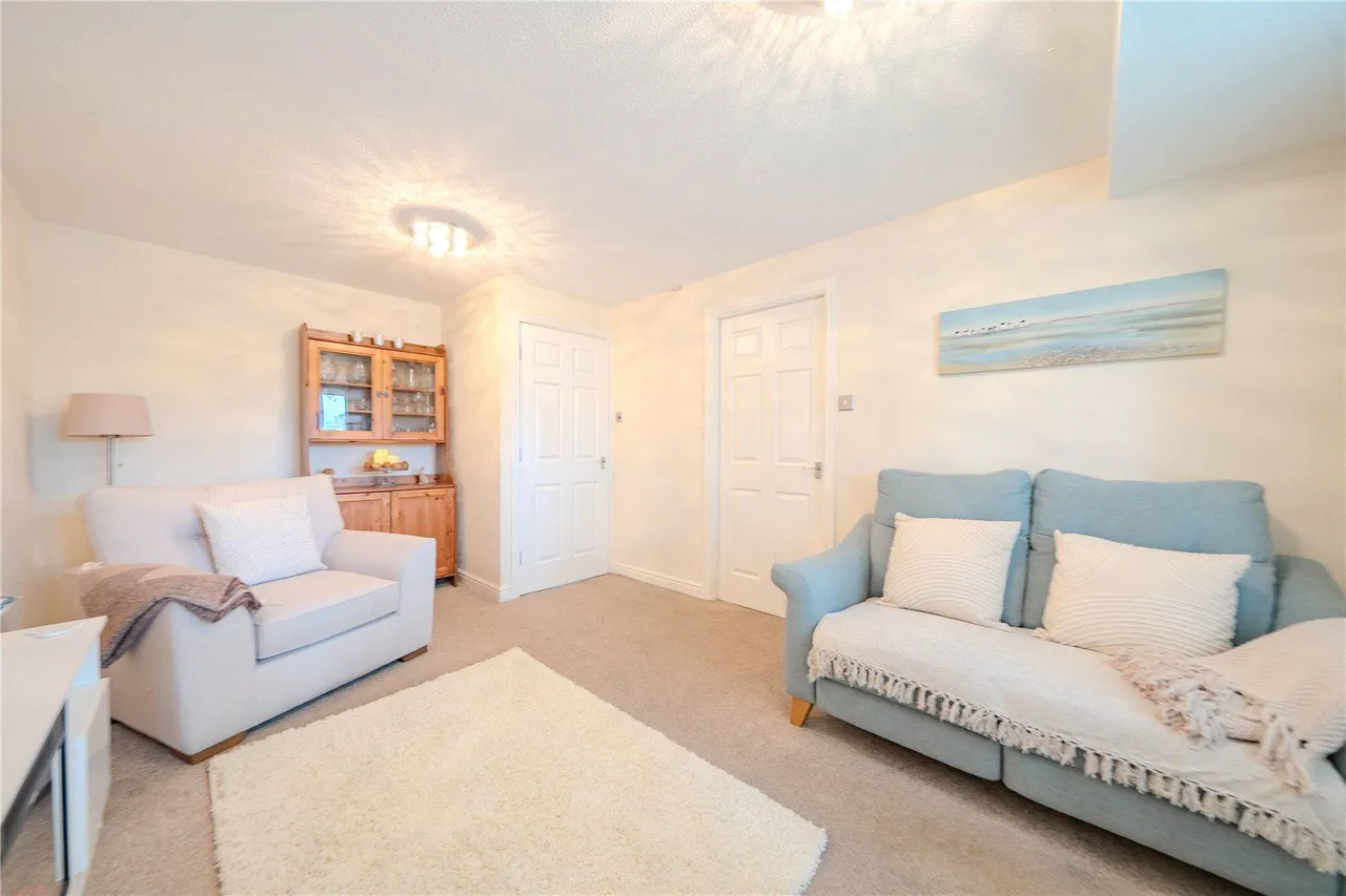 Claremont Gardens, Farsley, LS28, photo 4