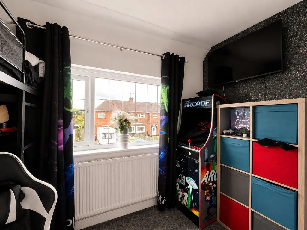 The Avenue, Featherstone, WV10, photo 27