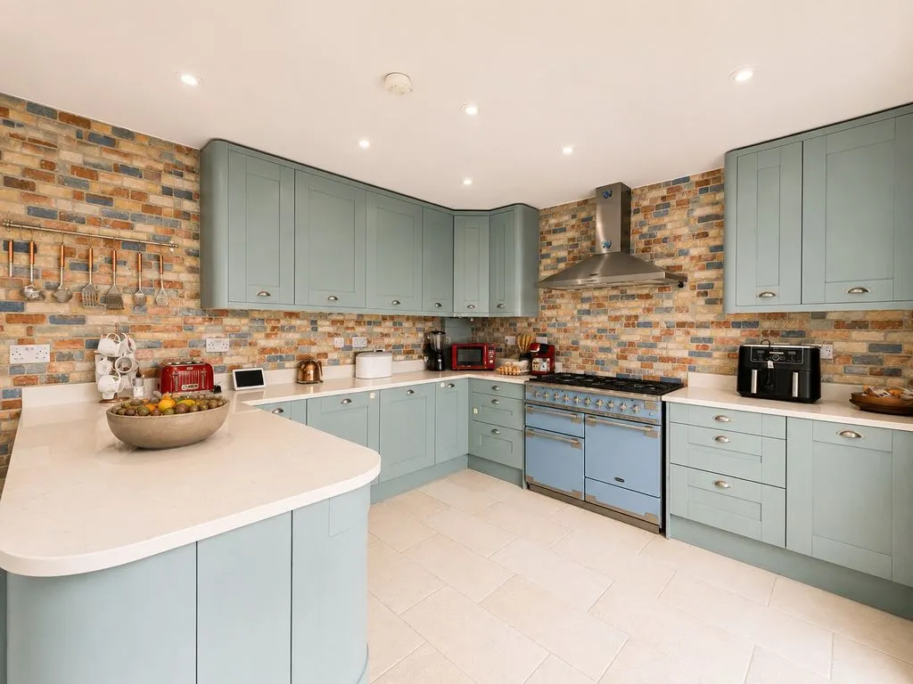The Avenue, Featherstone, WV10, photo 12