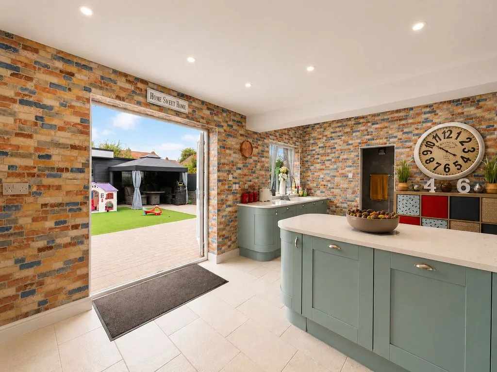 The Avenue, Featherstone, WV10, photo 18