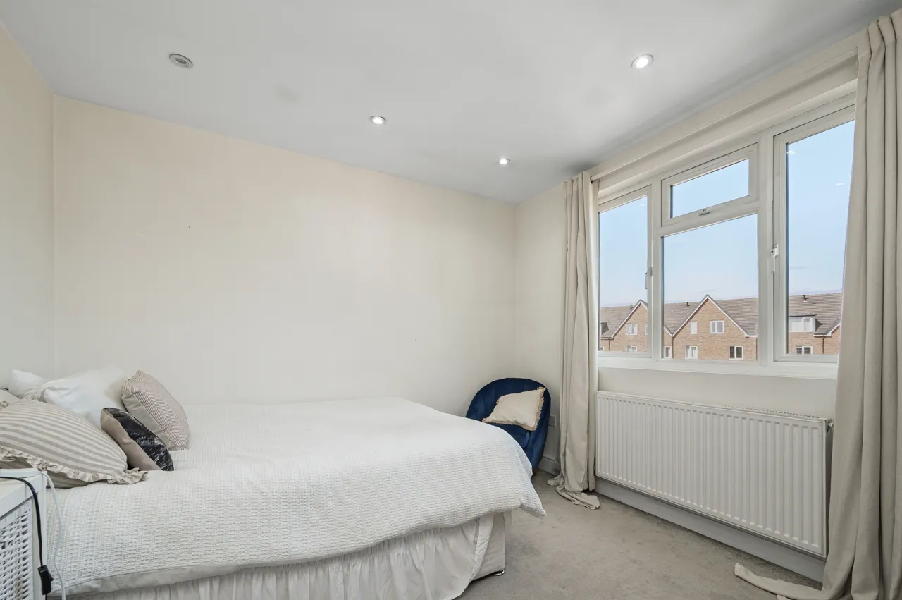 London, NW11, photo 8