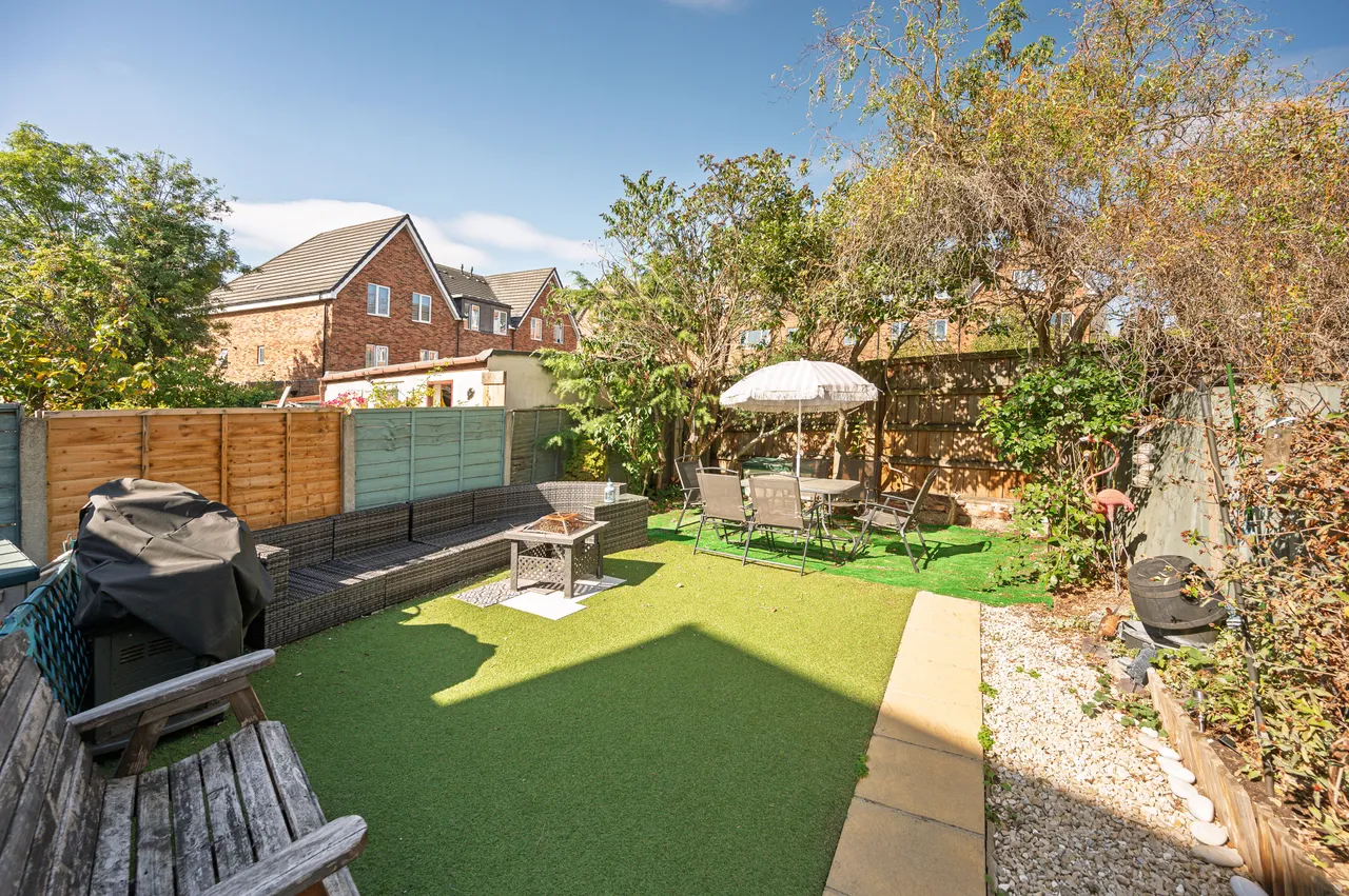 London, NW11, photo 11