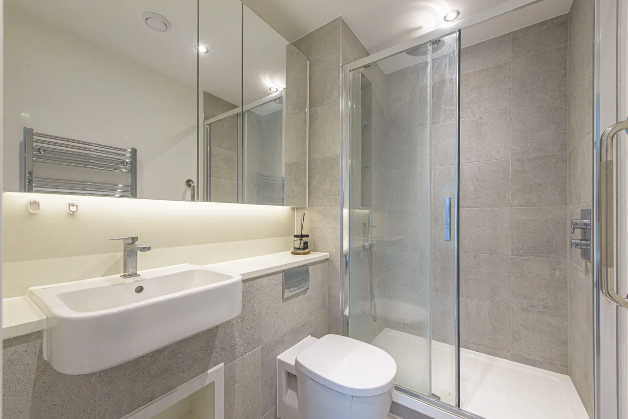 Flat 35, Citrine House, London, photo 8