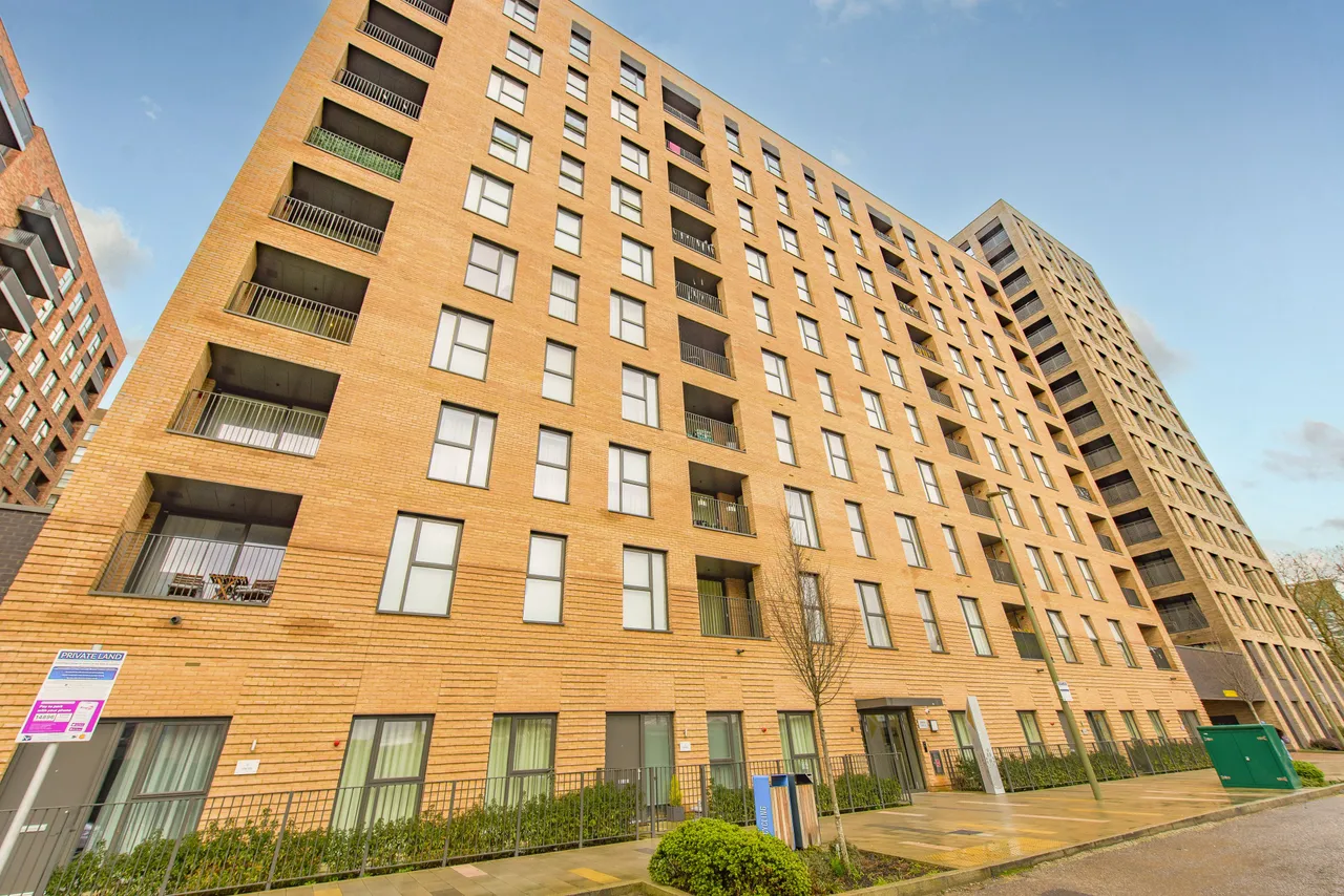 3 bed flat for sale — Flat 35, Citrine House, London