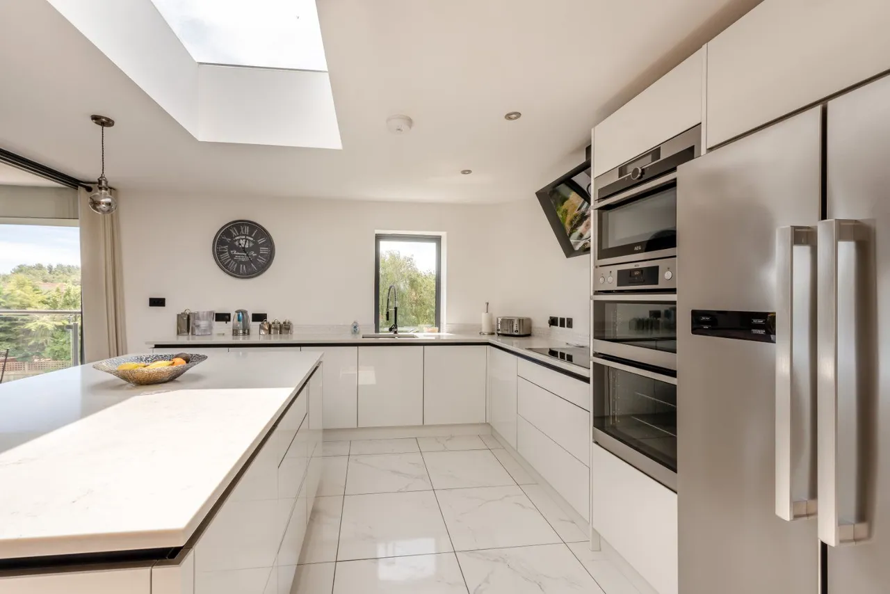 Bracklesham Road, Hayling Island, Hampshire, PO11 9SJ, photo 11