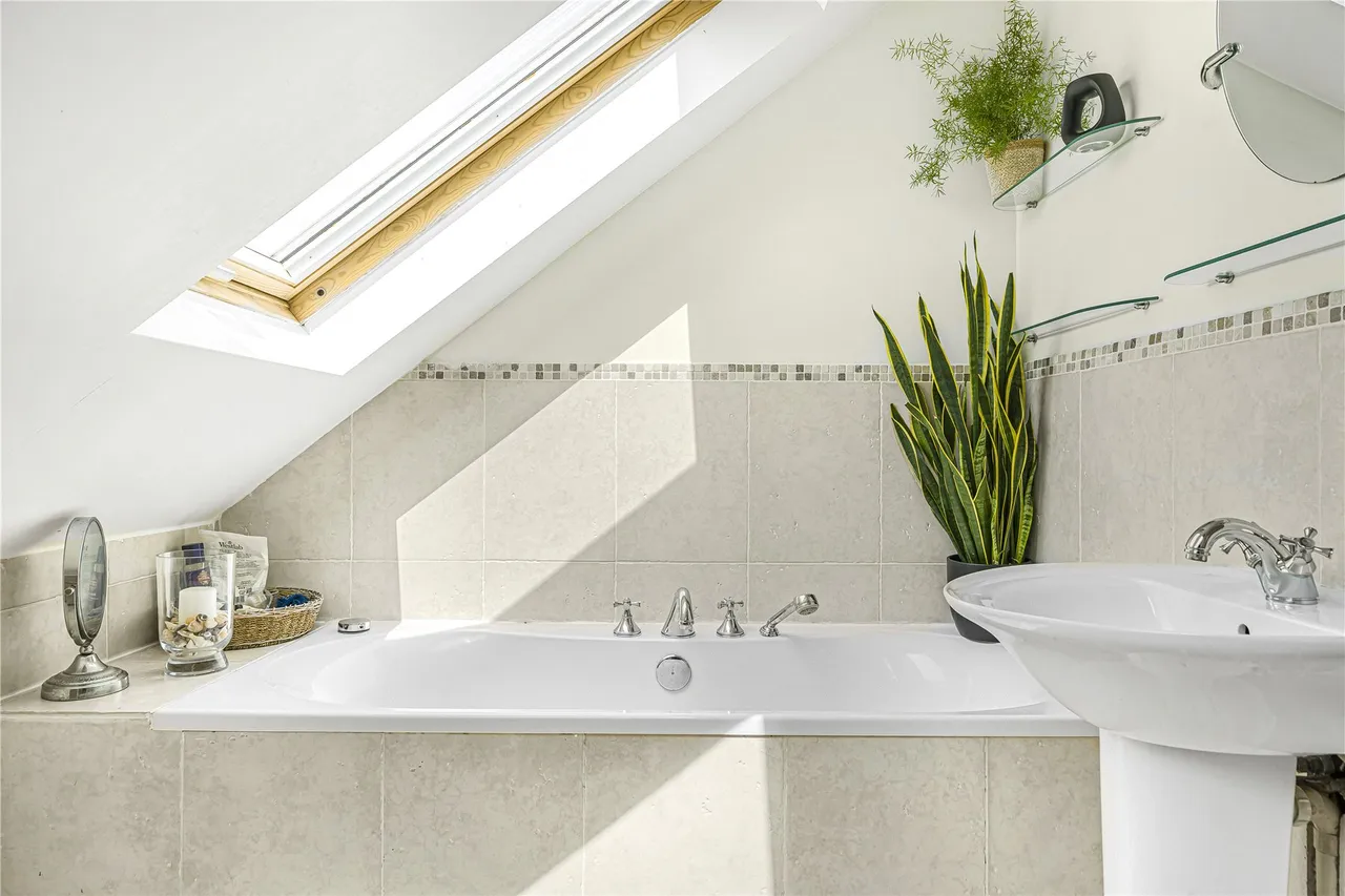 Hurstfield Road, West Molesey, KT8, photo 9
