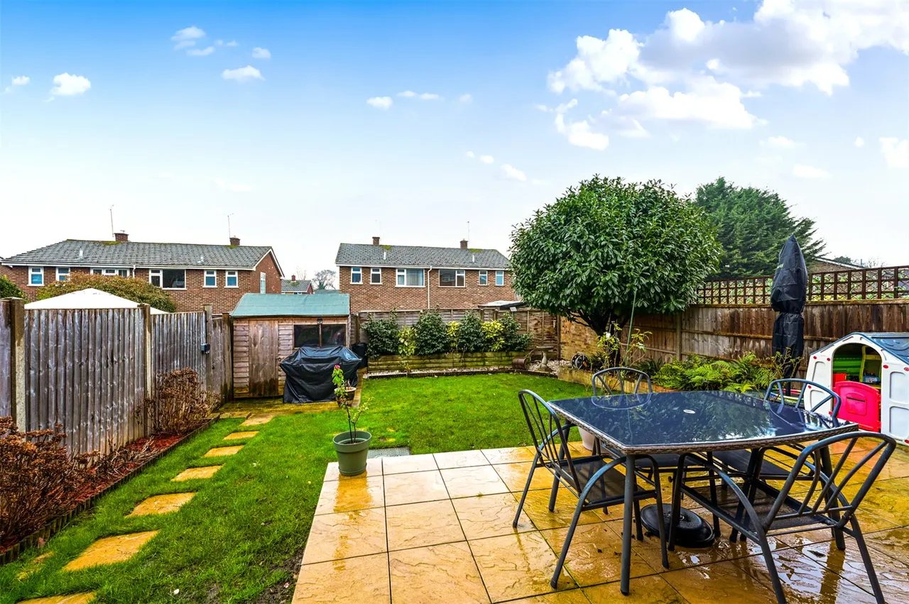 Polden Close, Farnborough, Hampshire, GU14 9HN, photo 4
