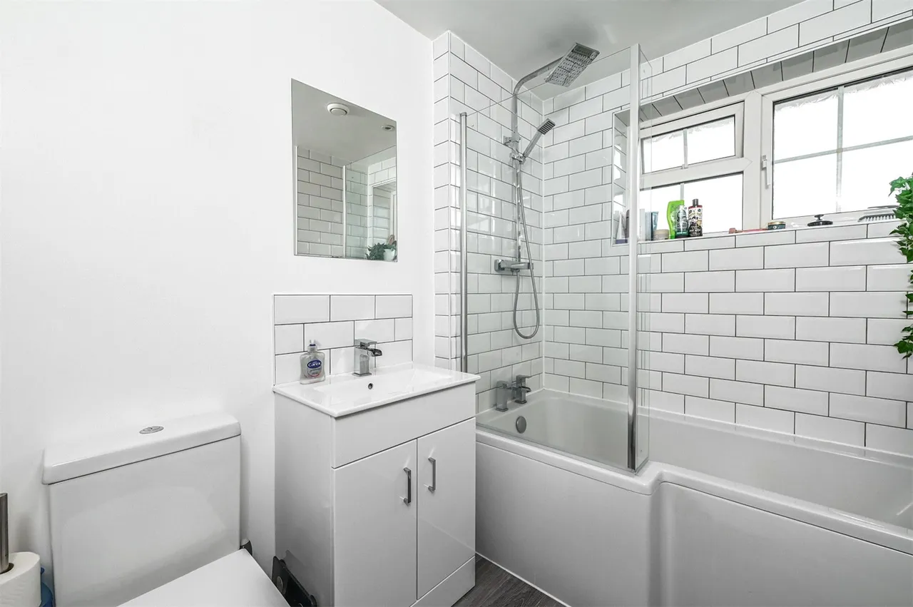 Polden Close, Farnborough, Hampshire, GU14 9HN, photo 9