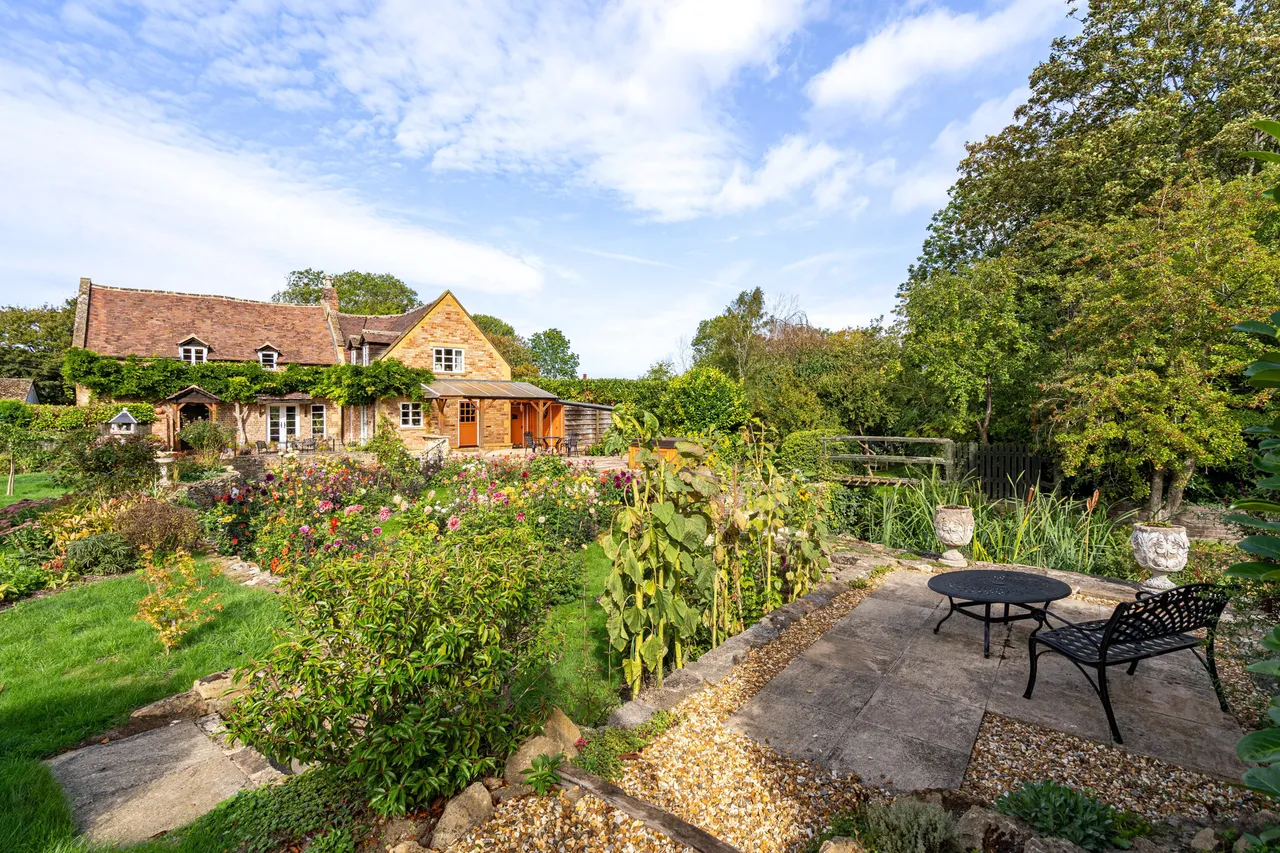 3 bed house for sale, Old Mill, The Cotswolds, WR12