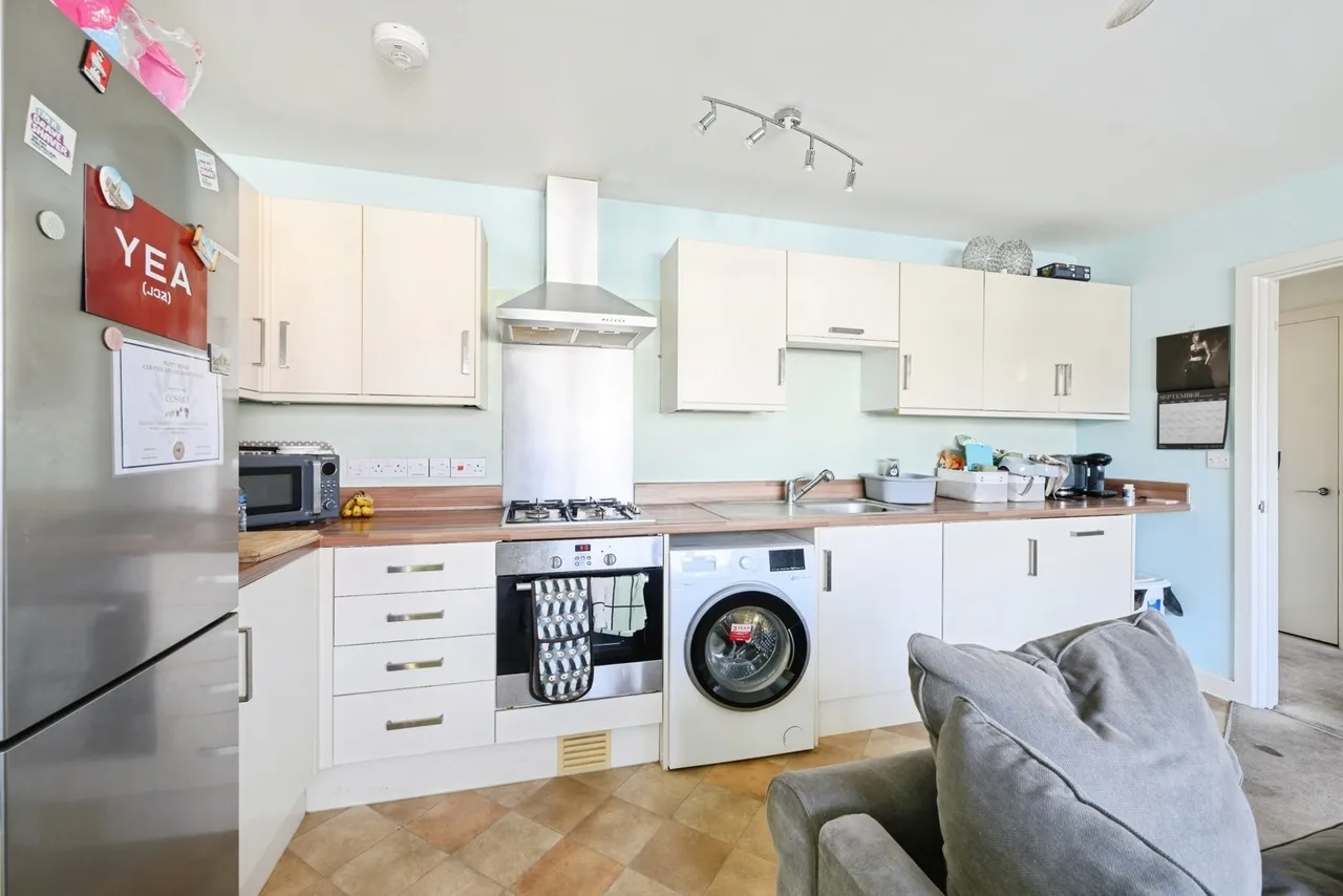 Kingston Road, Leatherhead, KT22, photo 3