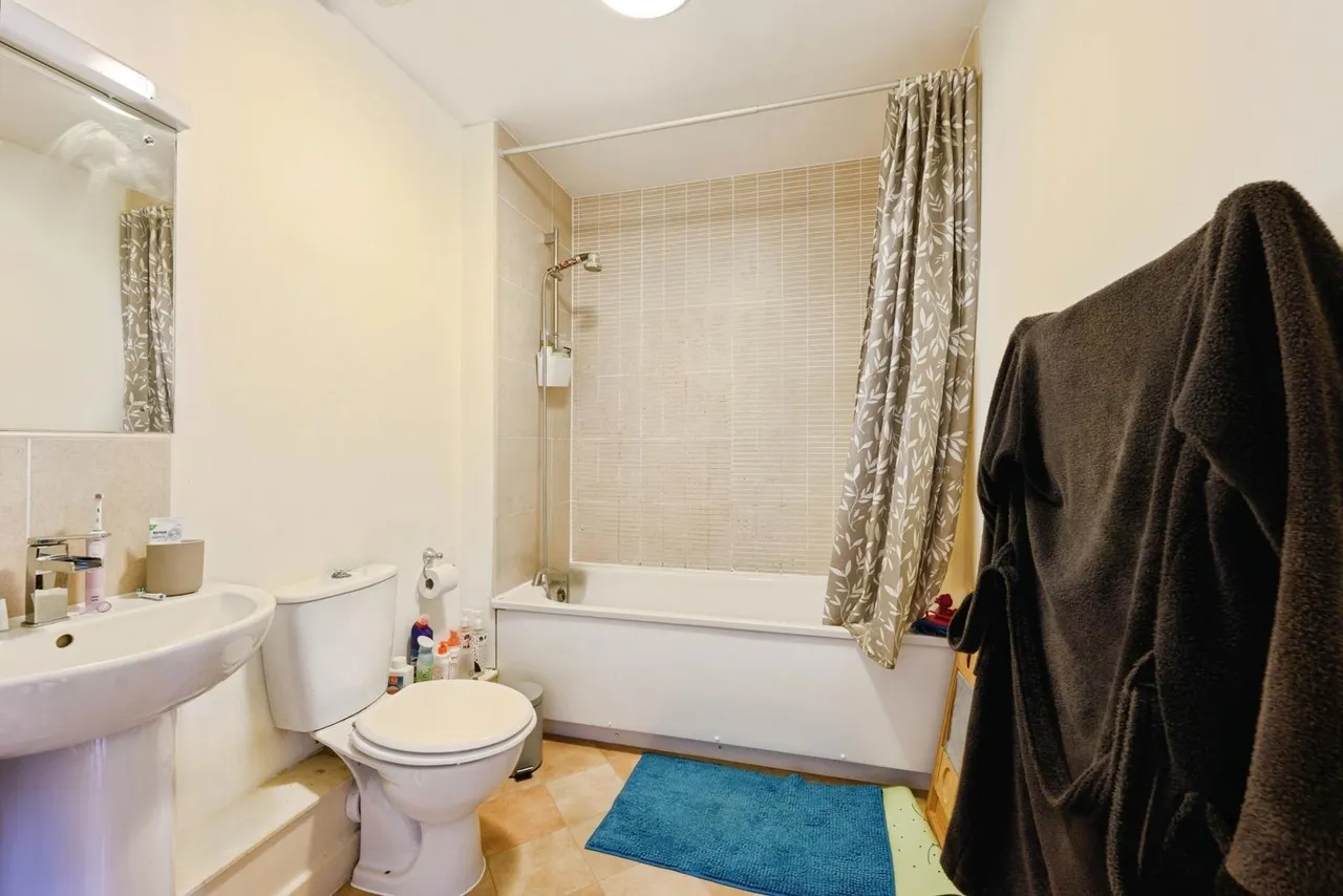 Kingston Road, Leatherhead, KT22, photo 5