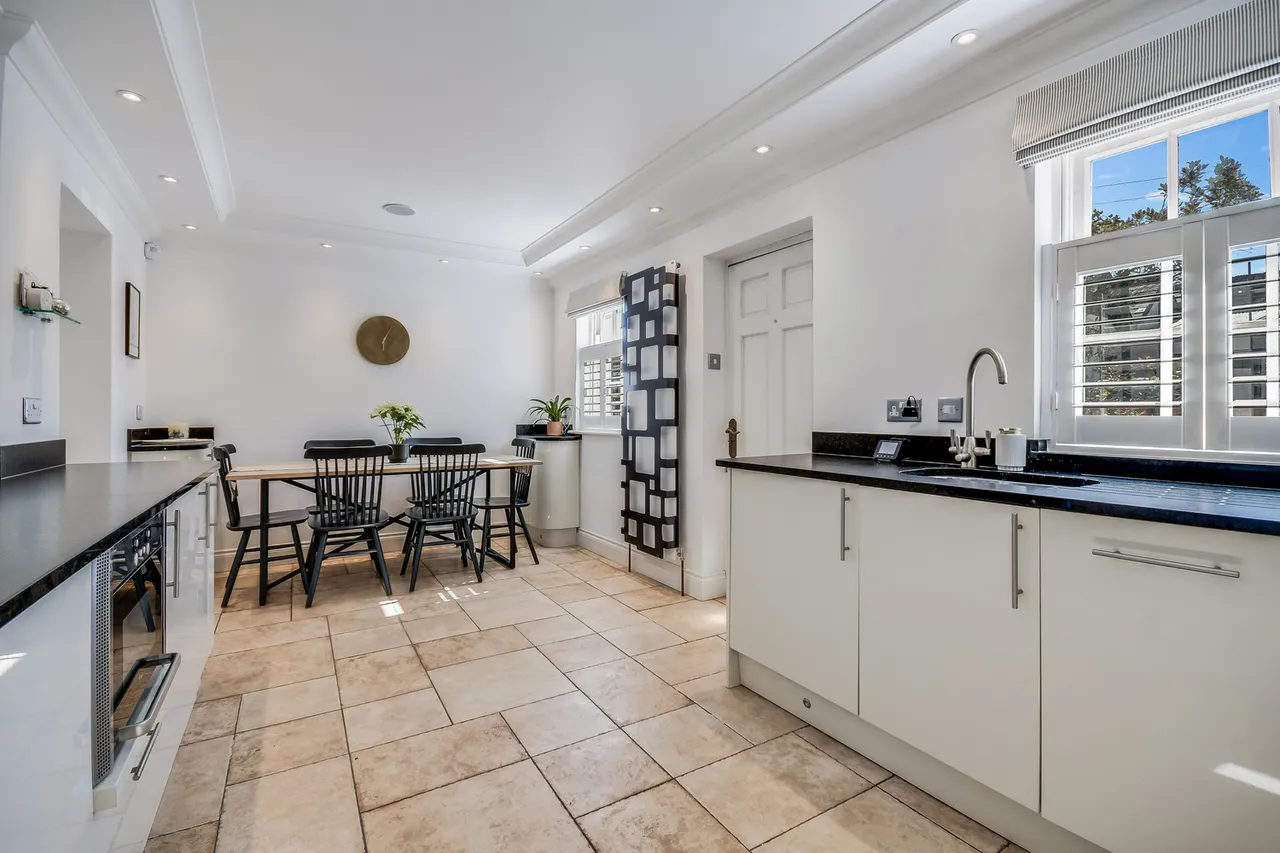 Flat 1 Baddow Court, Great Baddow, Chelmsford, Essex, CM2 7JB, photo 10