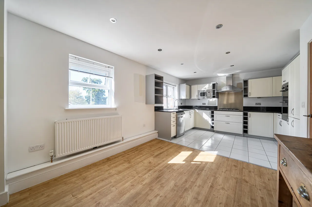 Fitzroy Place, Reigate, RH2, photo 8