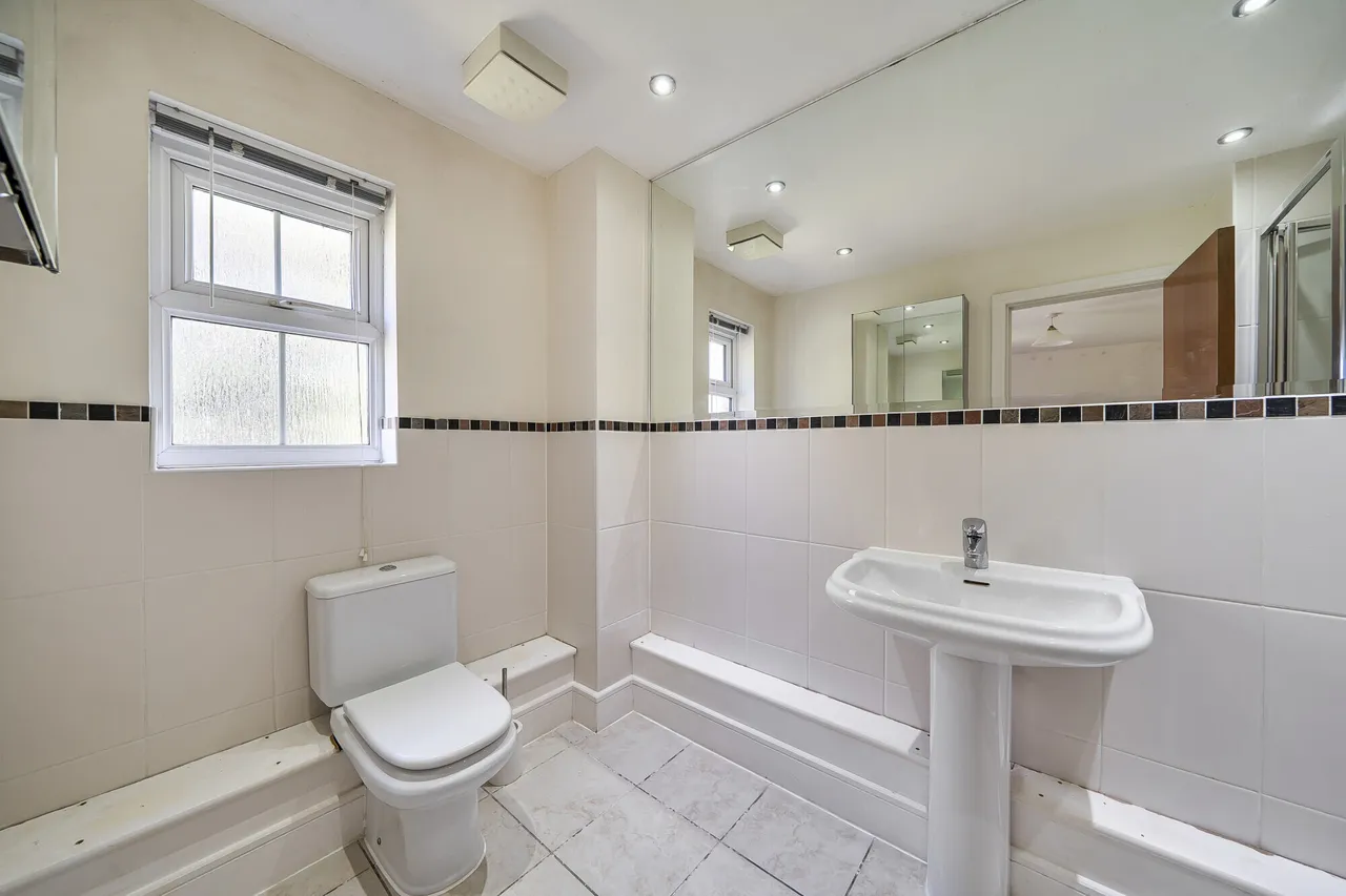 Fitzroy Place, Reigate, RH2, photo 11