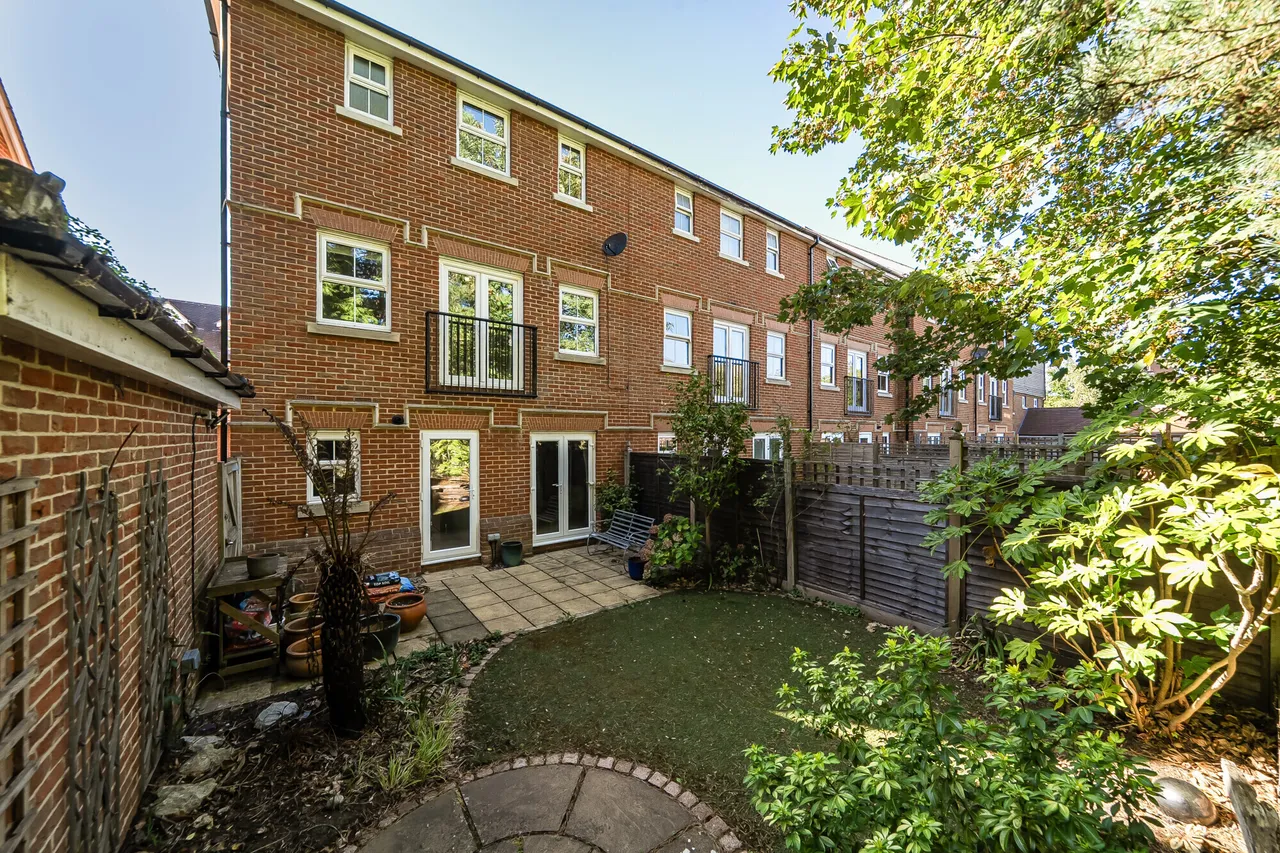 Fitzroy Place, Reigate, RH2, photo 13