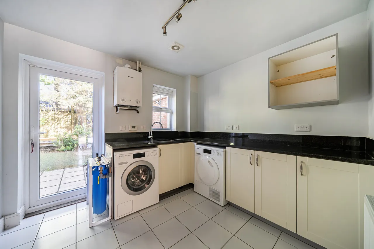 Fitzroy Place, Reigate, RH2, photo 10