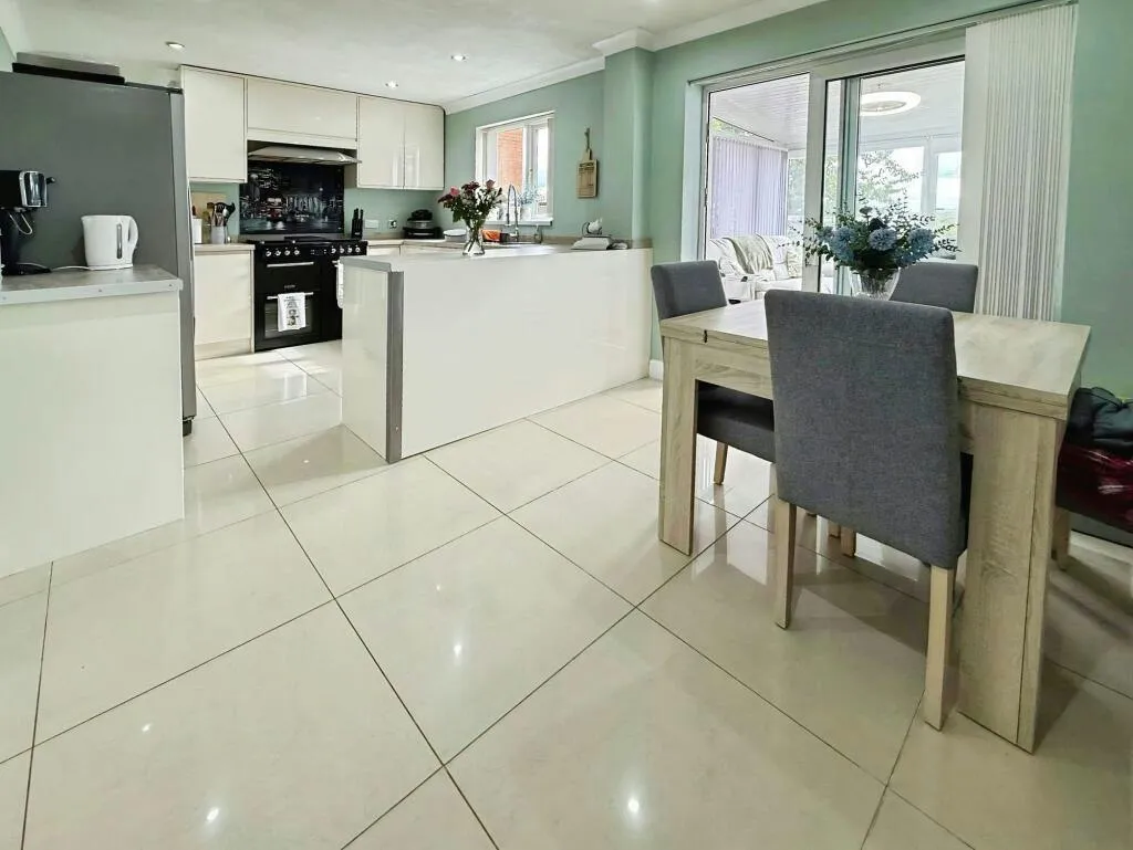 Appledore Grove, Stoke-On-Trent, ST6, photo 3