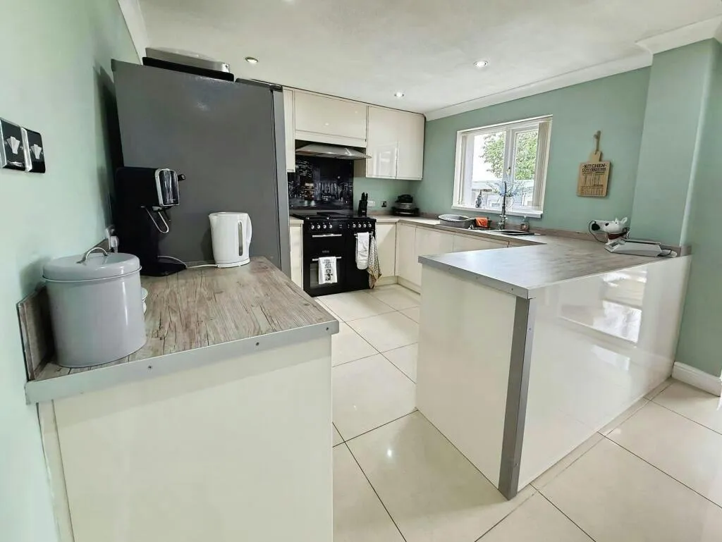 Appledore Grove, Stoke-On-Trent, ST6, photo 8