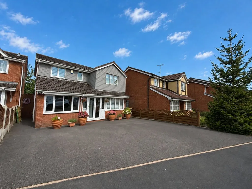 3 bed house for sale — Appledore Grove, Stoke-On-Trent, ST6